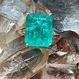 Emerald .925 Silver Ring